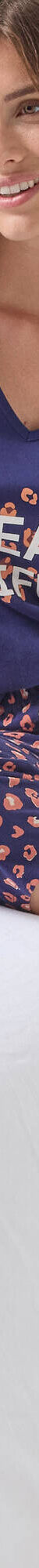 Tee-shirt manches courtes coton uni imprimé placé "Beautiful" (bleu marine) Tee-shirt manches courtes coton uni imprimé placé "Beautiful" (bleu marine)